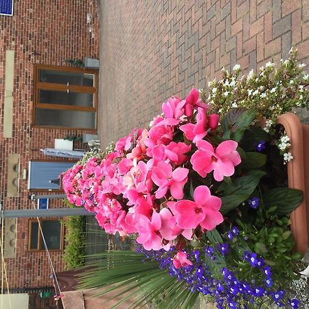 Tower House Executive Guest House Pontefract Esterno foto