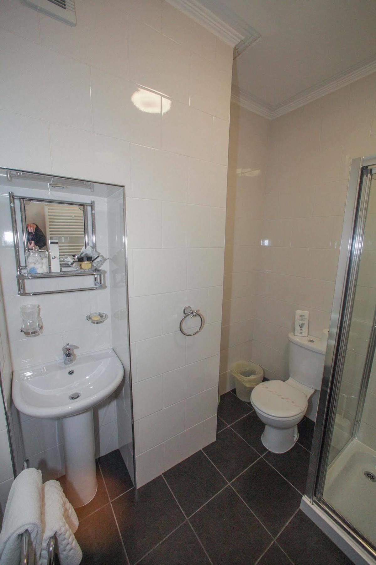 Tower House Executive Guest House Pontefract Esterno foto