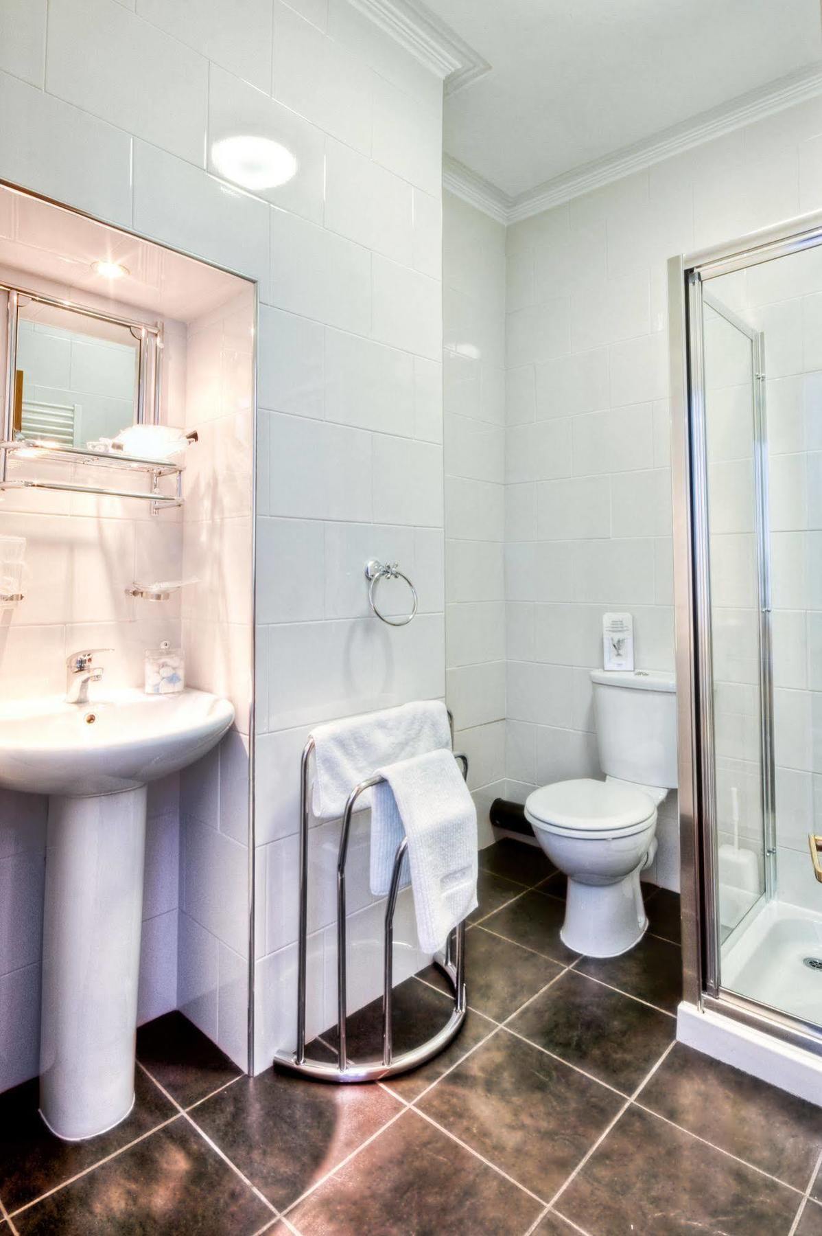 Tower House Executive Guest House Pontefract Esterno foto