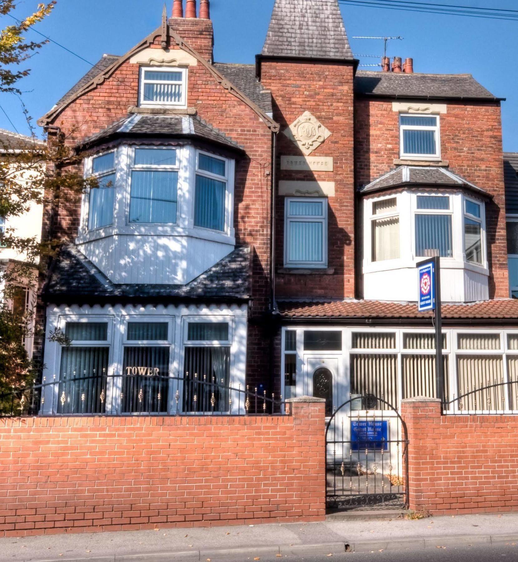 Tower House Executive Guest House Pontefract Esterno foto